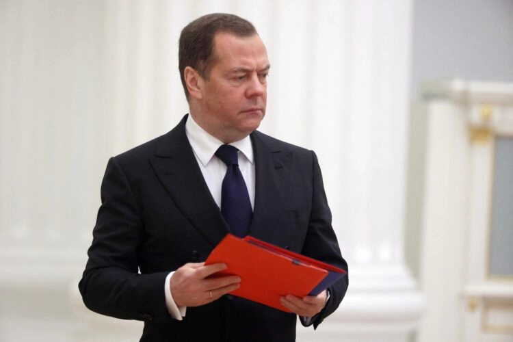 Medvedev pozvao Scholza i Macrona da podnesu ostavku nakon EU izbora